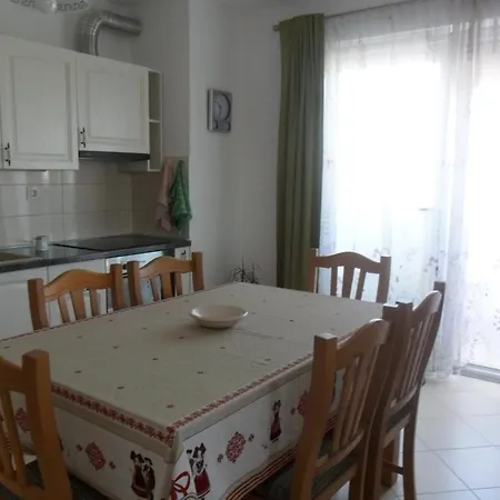 Pavo Apartman *